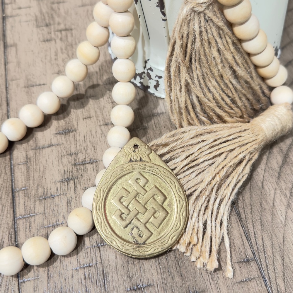 Tibetan Pendant The endless knot ☺️Eight Auspicious symbols in Buddhism